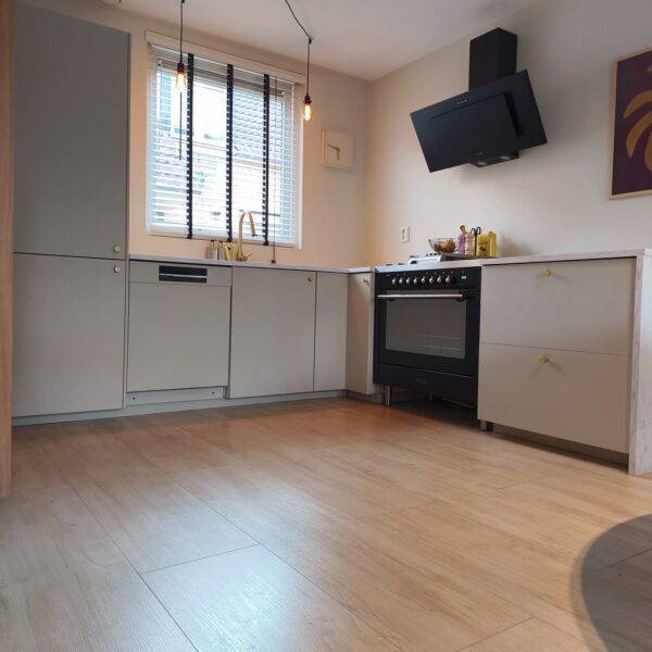 e6525540-a2ad-48d7-ac3b-b76c1c71b805