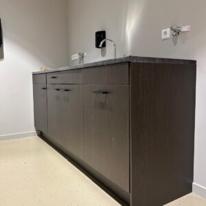 bedrijfskeuken wrapped in ZX157 Brownish Oak
